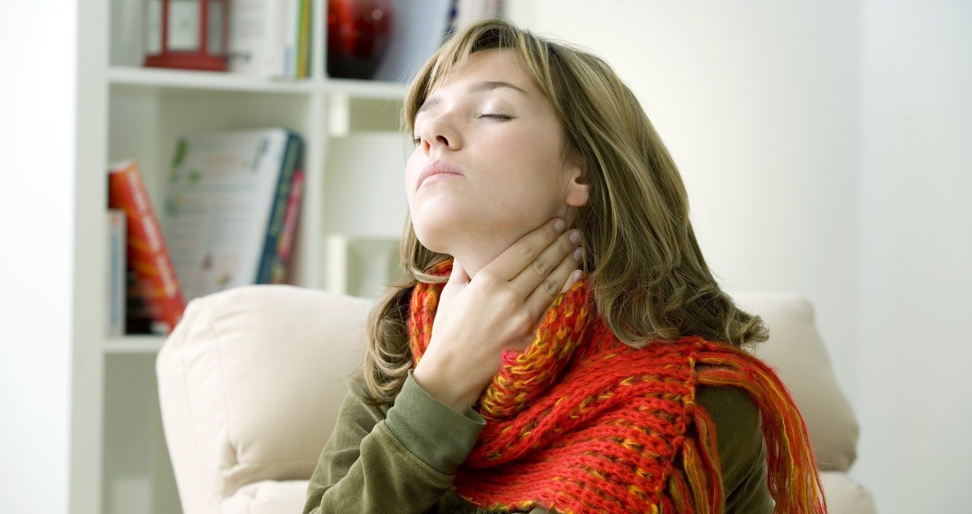 Болит горло при глотании: почему и как лечить дома